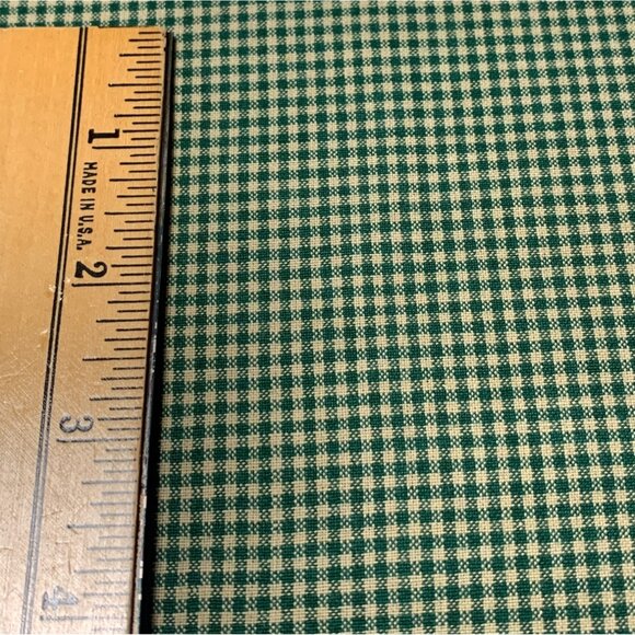 Green & CreamGingham Cotton Fabric 42" X 33" Craft Material - Picture 2 of 3